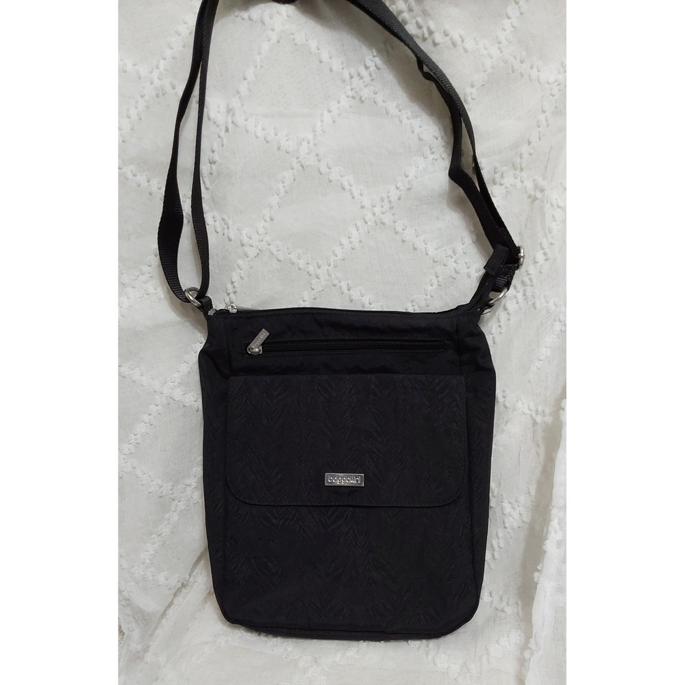 Baggallini Black Nylon Chevron Crossbody Bag Adjustable Strap Travel Purse